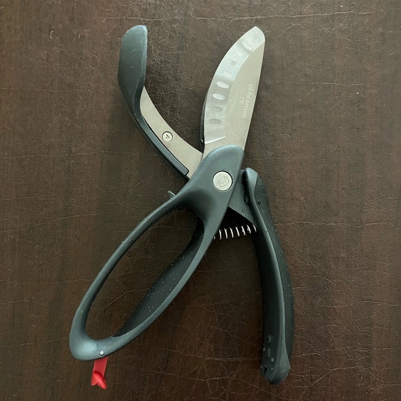 The Pampered Chef Salad and Meat chopper and scissors - Picture 3 of 8